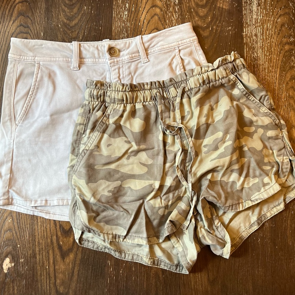 American Eagle Outfitters Tan and Cream Women's Cargo Shorts